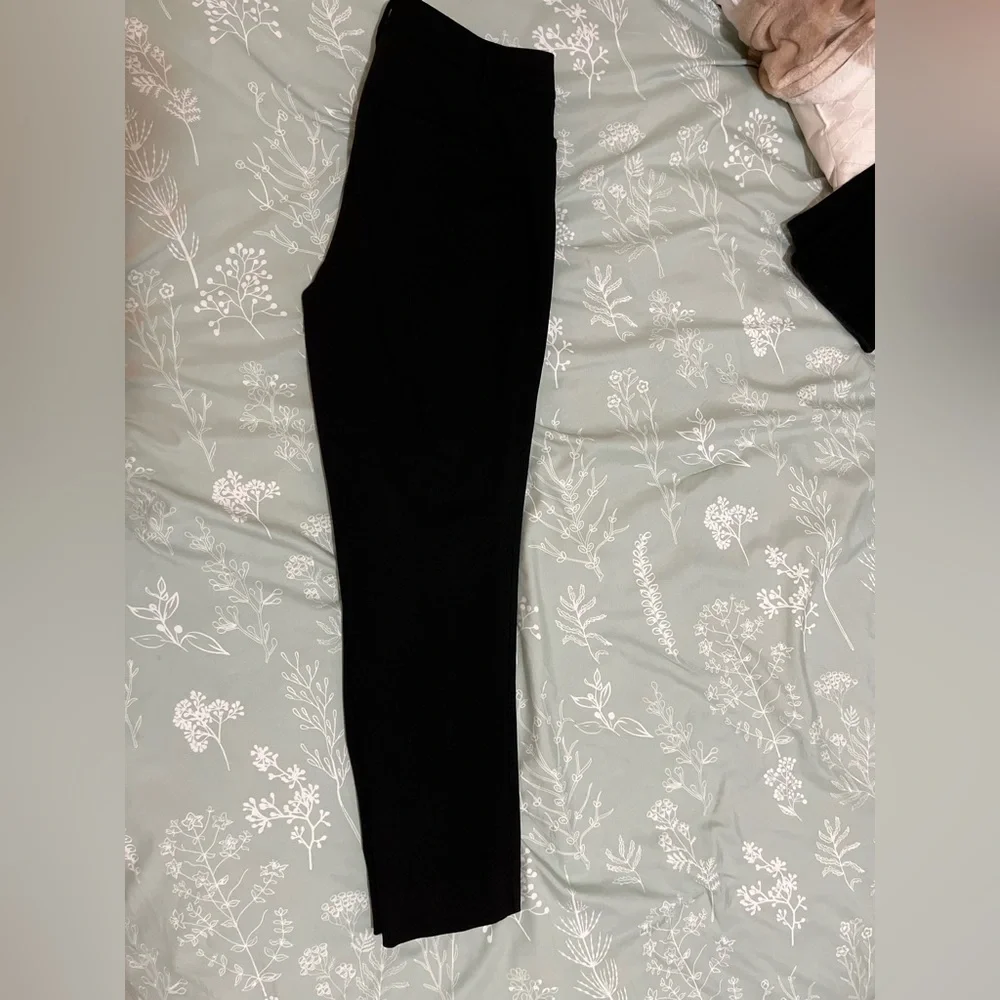 WHBM The Tapered Ankle Black Pants Size 2 - Picture 3 of 8